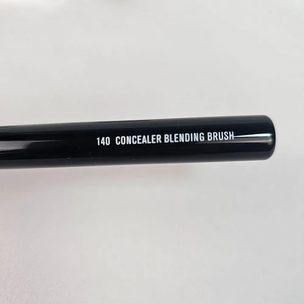 IL MAKIAGE 140 Concealer Blending Brush Makeup Brush New In Box Black